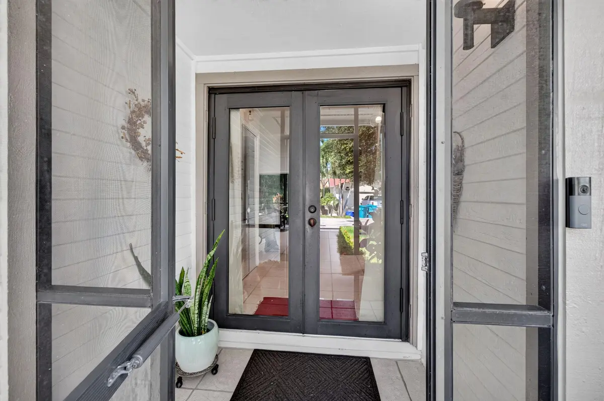 Light filled Entry at 4 Fawlkland Circle, Boynton Beach