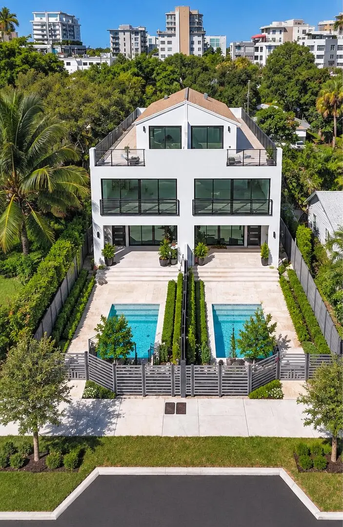Front at 417 NE 2nd Avenue, Fort Lauderdale