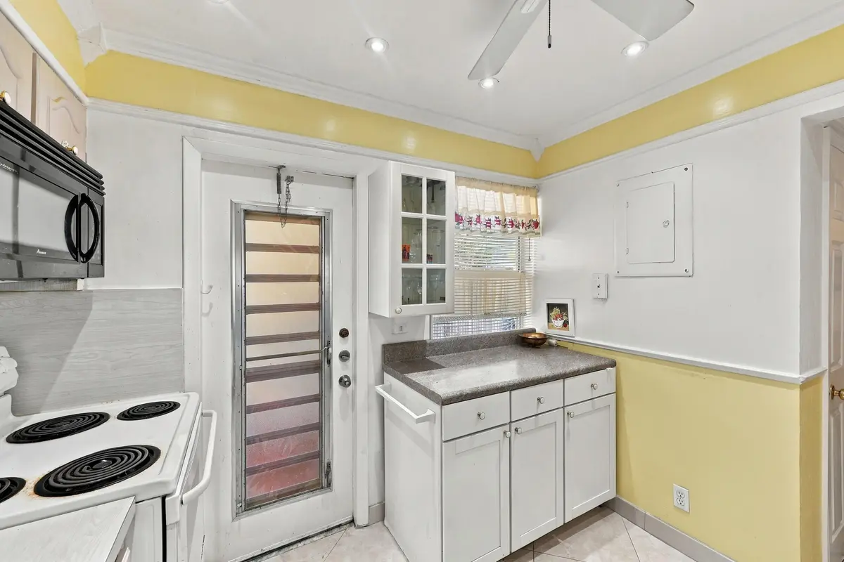 8_453a1685 at 3940 NW 42ND Avenue 313, Lauderdale Lakes