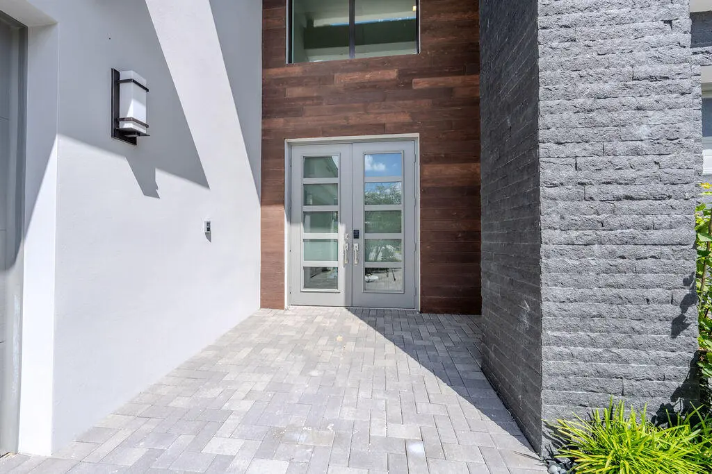 Entry at 9515 ROYAL WOODS Manor, Boca Raton
