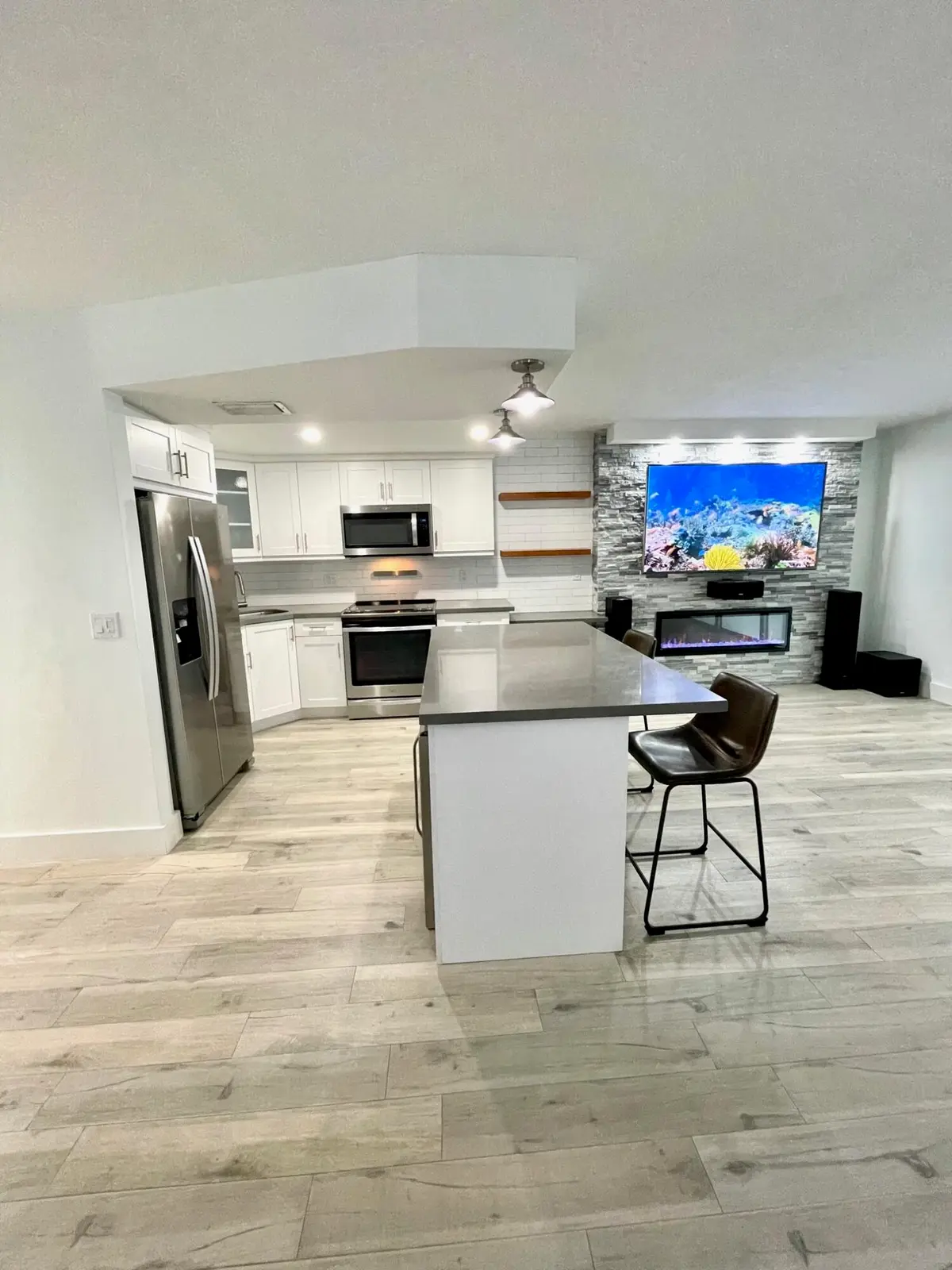 Kitchen view at 342 Southwind Drive 123, North Palm Beach