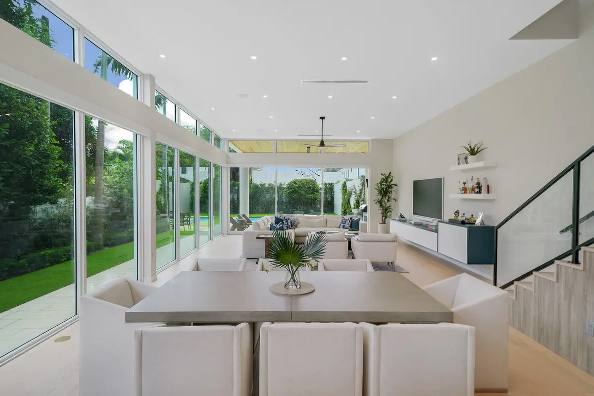 Natural light at 724 N LAKE Avenue, Delray Beach