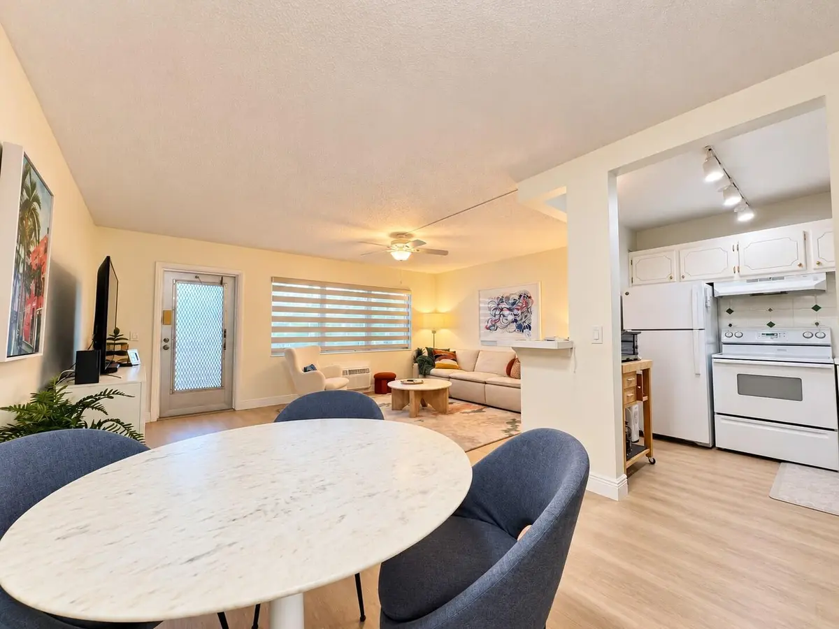 Dining to Living Area at 158 CHATHAM H, West Palm Beach