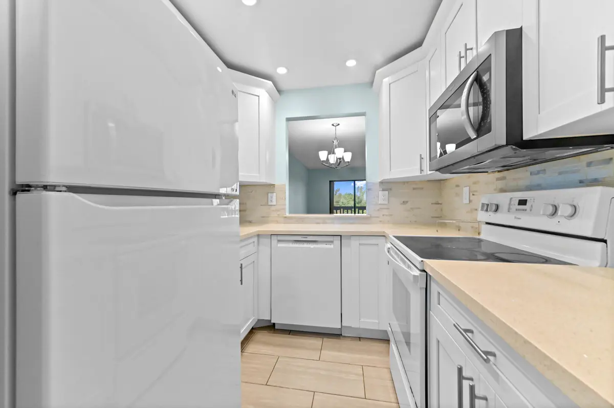 09 Kitchen 01 at 1021 Mockingbird Lane 415, Plantation