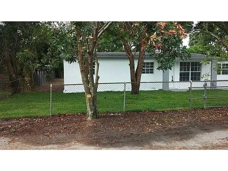 FRONT at 5806 Hope Street, Hollywood