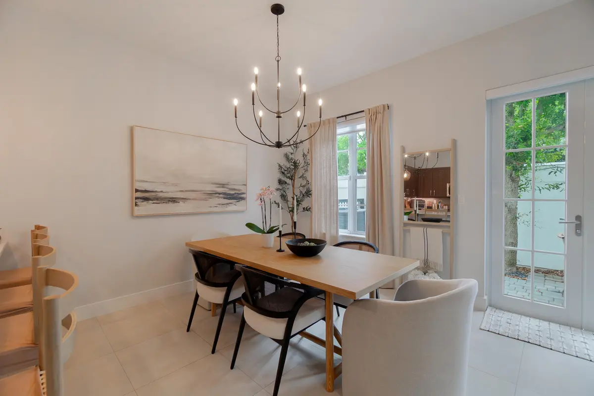Coastal Chic Dining Area at 918 St George Boulevard, Delray Beach
