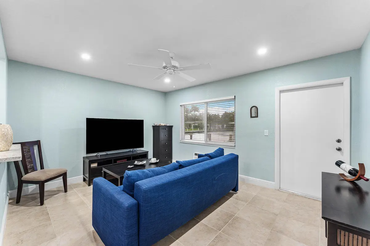 IMG_4696 at 301 E MCNAB Road 113, Pompano Beach
