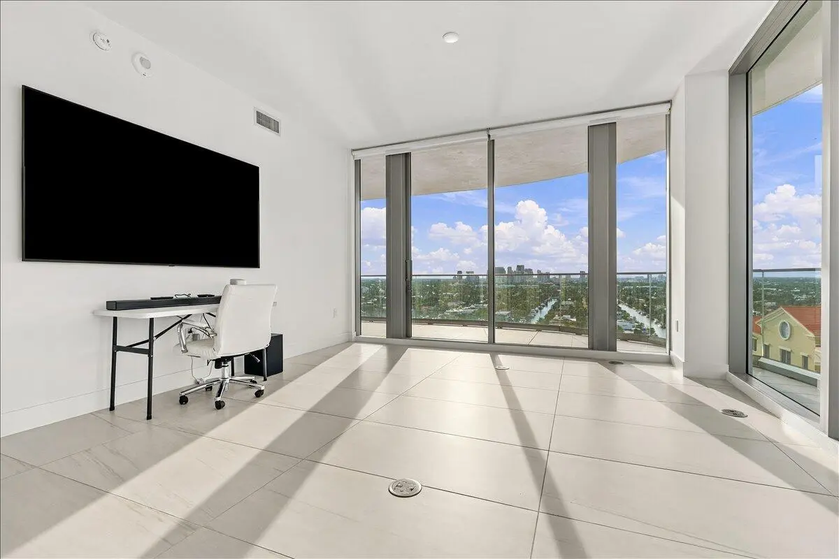 02-DSC09280 at 153 N Seabreeze Boulevard 1604, Fort Lauderdale