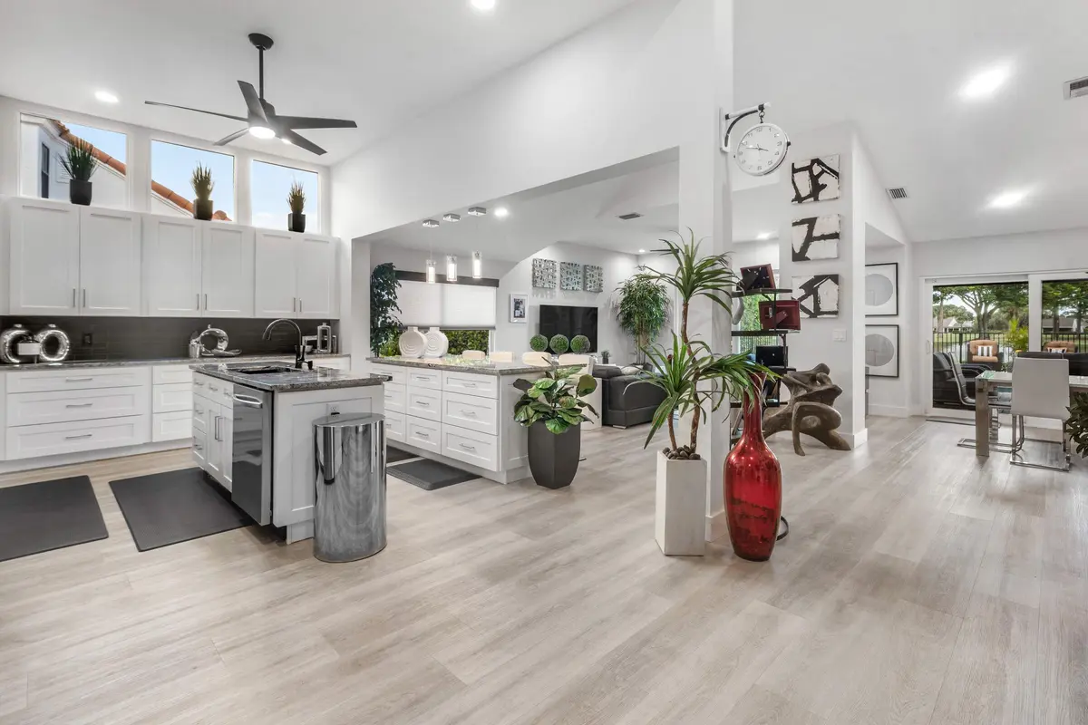 Kitchen at 13138 Touchstone Place, Palm Beach Gardens