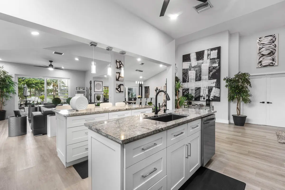 Kitchen at 13138 Touchstone Place, Palm Beach Gardens