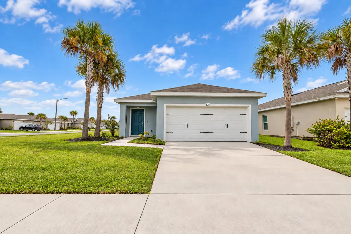 Front of house at 521 Cherimoya Street, Fort Pierce