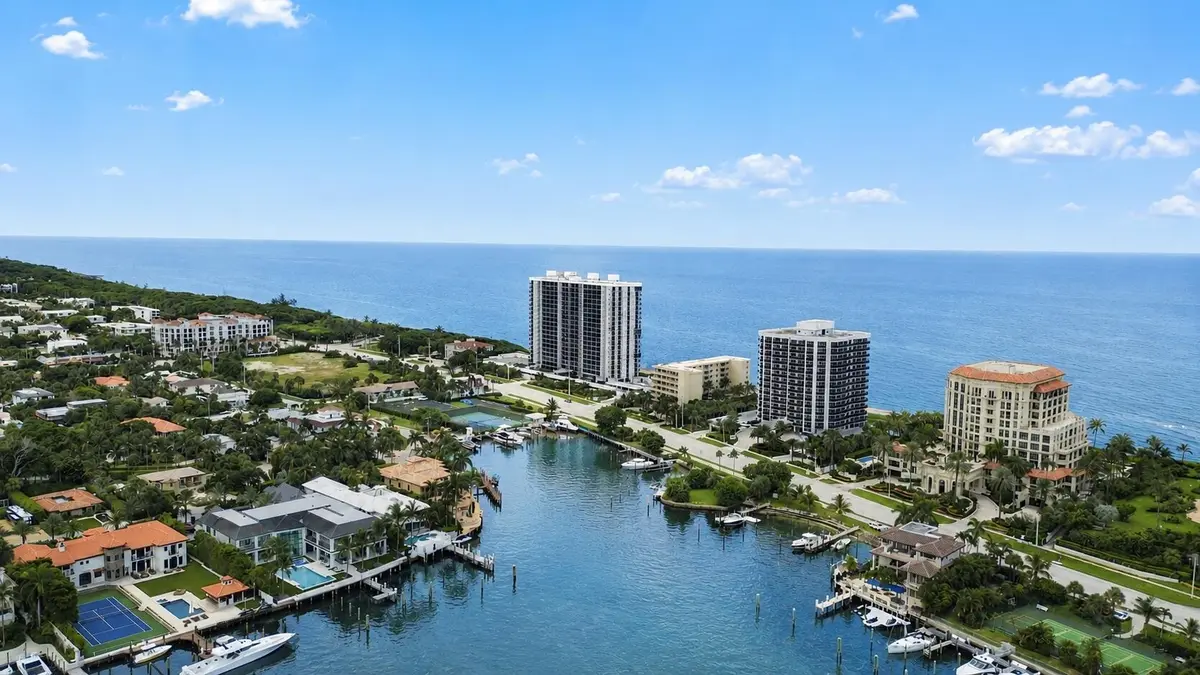 bay and ocean area at 250 S Ocean Boulevard 15D, Boca Raton