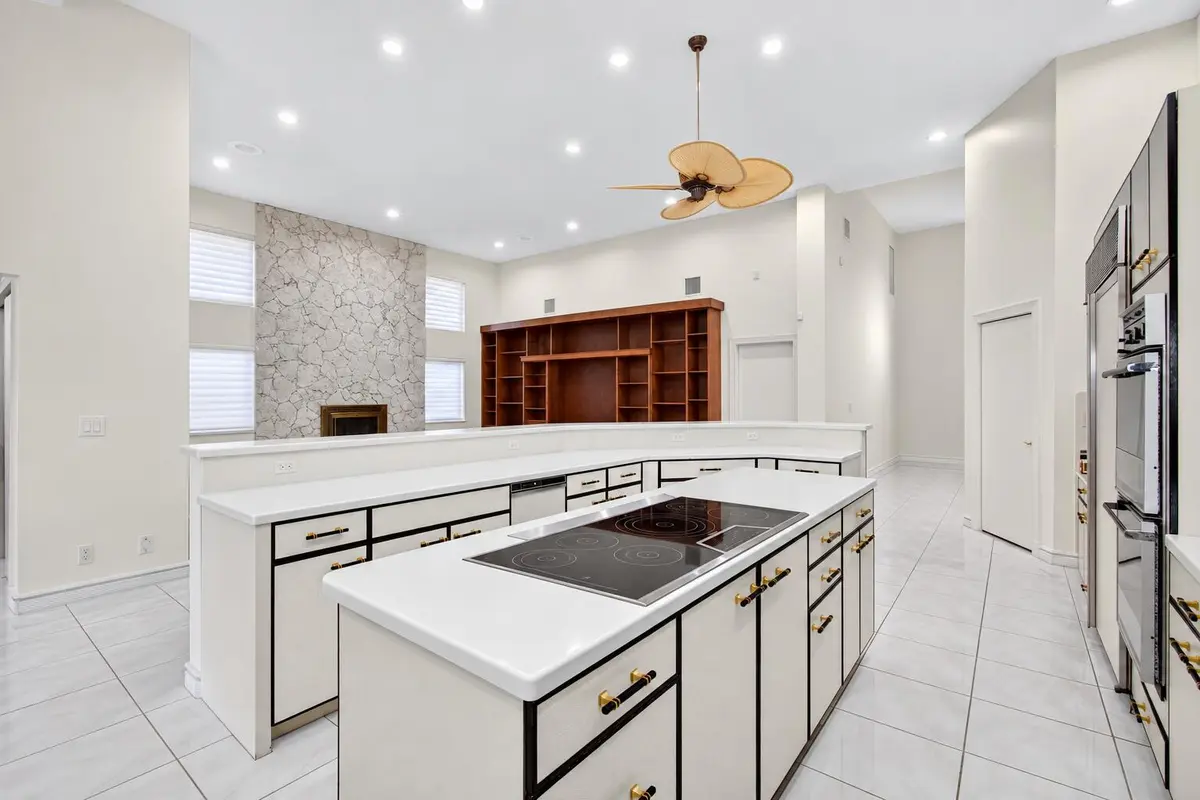 08-kitchen-island at 10423 Stonebridge Boulevard, Boca Raton