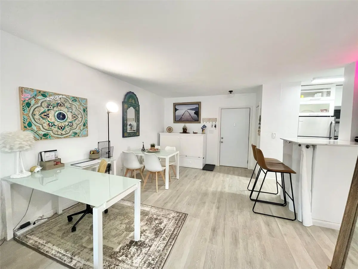 Photo 4 at 3000 Riomar Street 307, Fort Lauderdale