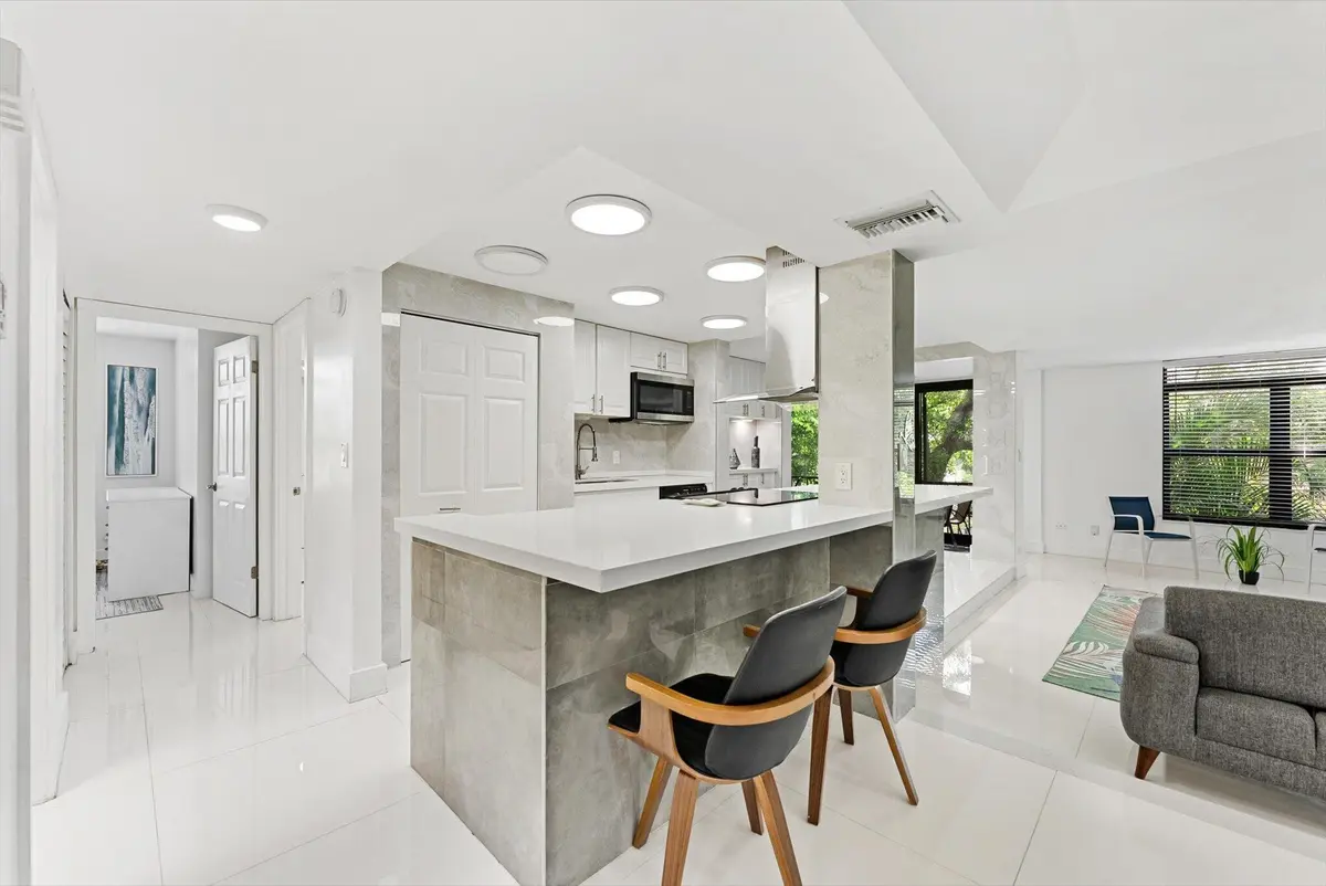Kitchen at 3730 INVERRARY Drive 2L, Lauderhill