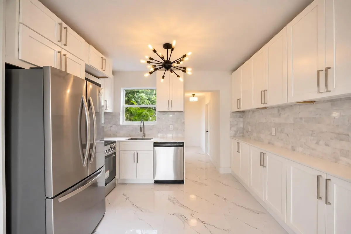 3370 main kitchen photo at 3370 NW 9th Street, Lauderhill