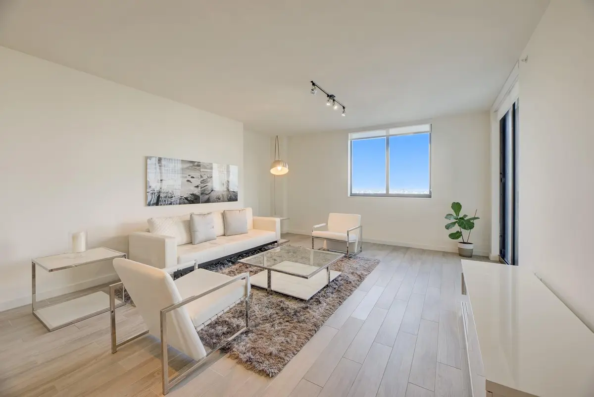 Photo 7 at 999 SW 1ST Avenue 2913, Miami