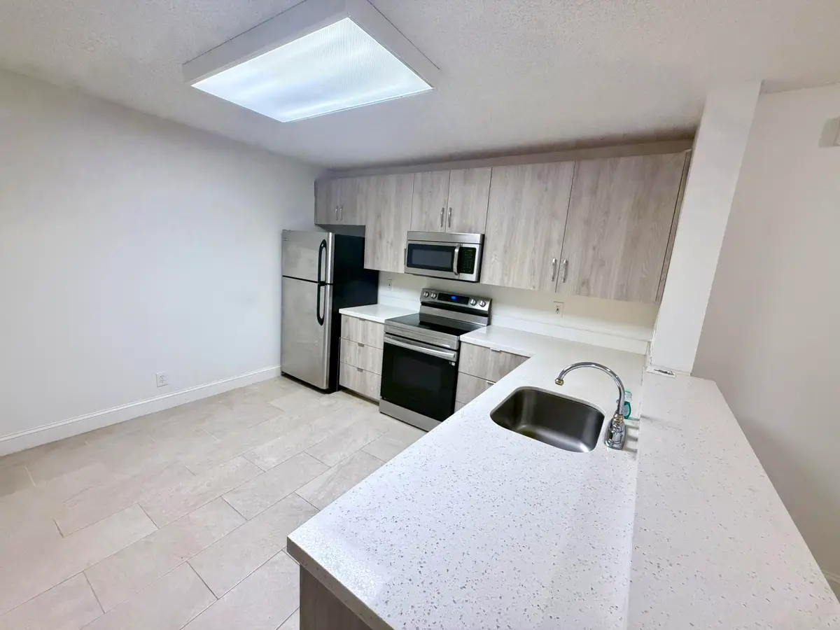 IMG_3602 at 10111 W SUNRISE Boulevard 104, Plantation