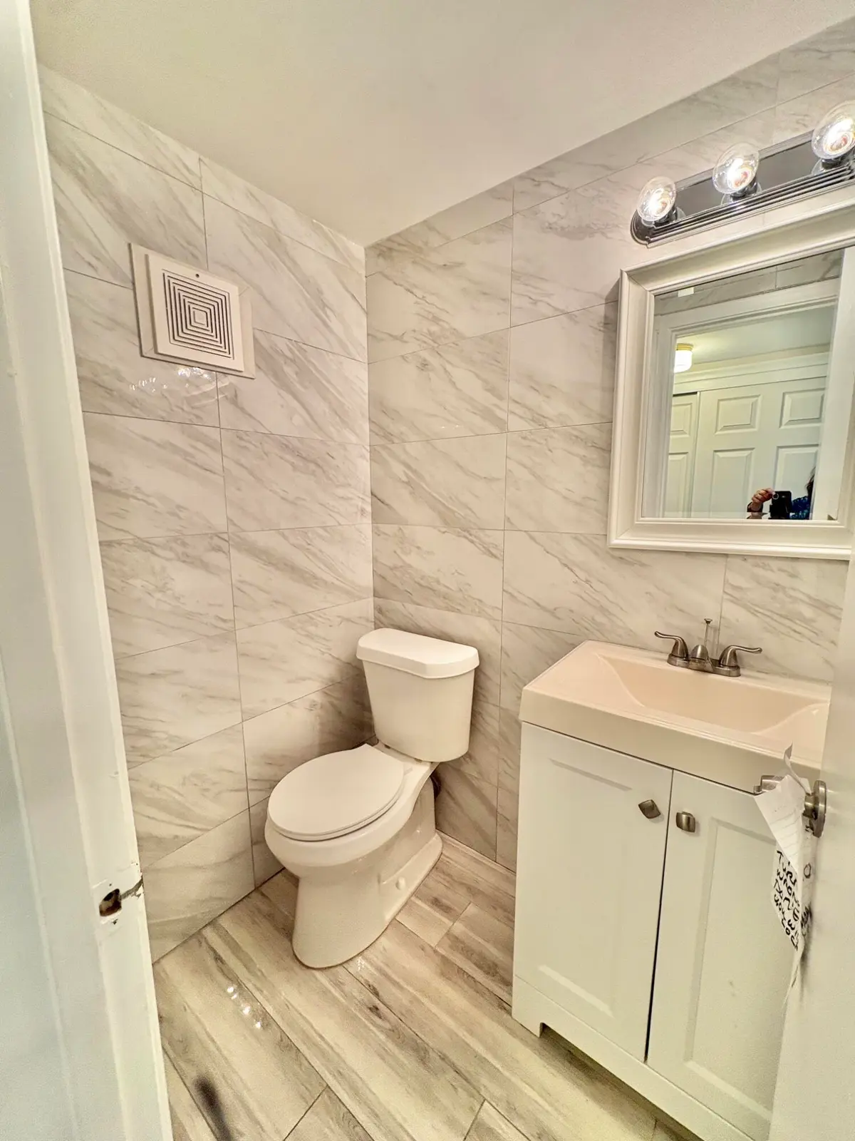 half bath at 9 Salisbury A, West Palm Beach