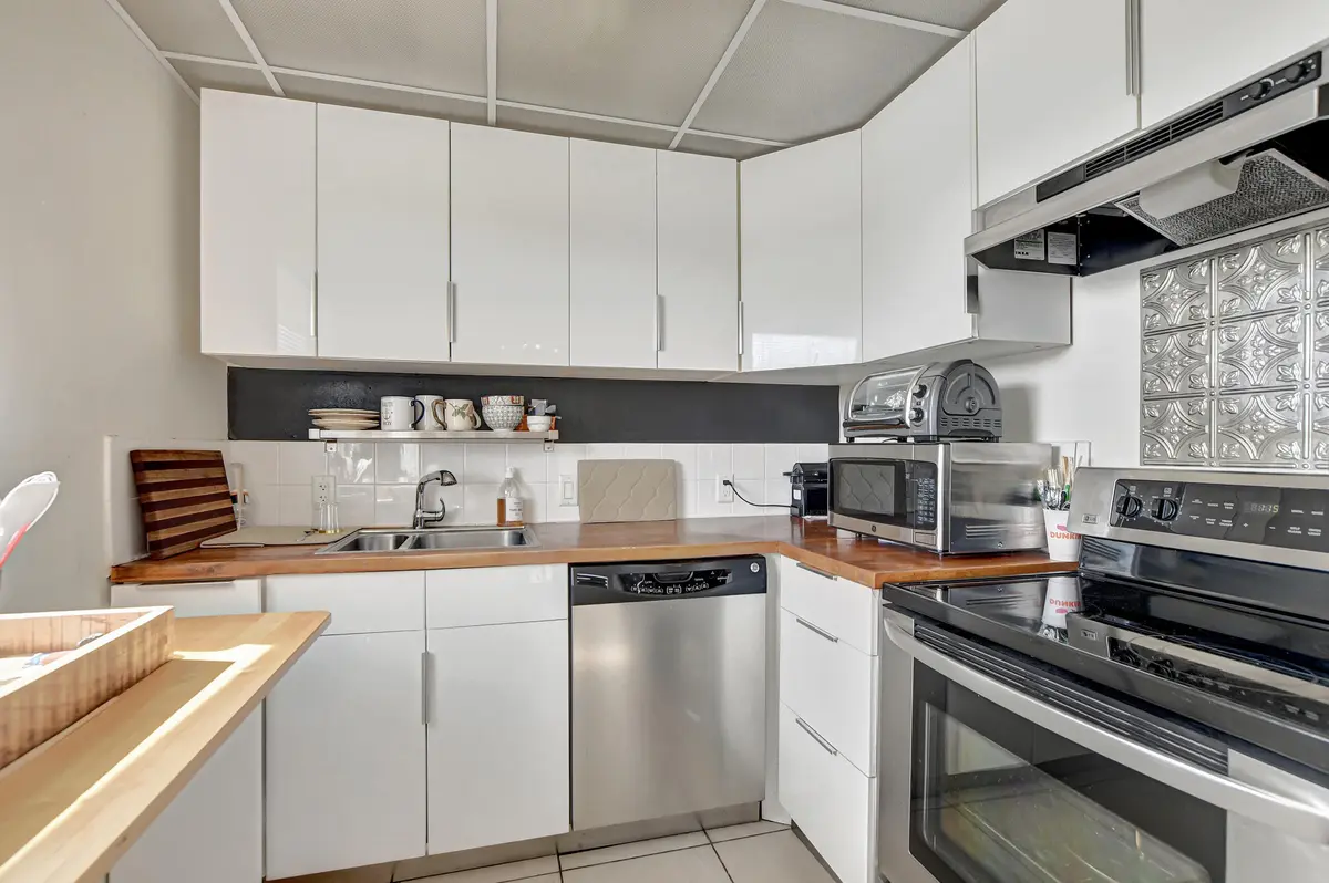 Kitchen at 169 Brittany D, Delray Beach