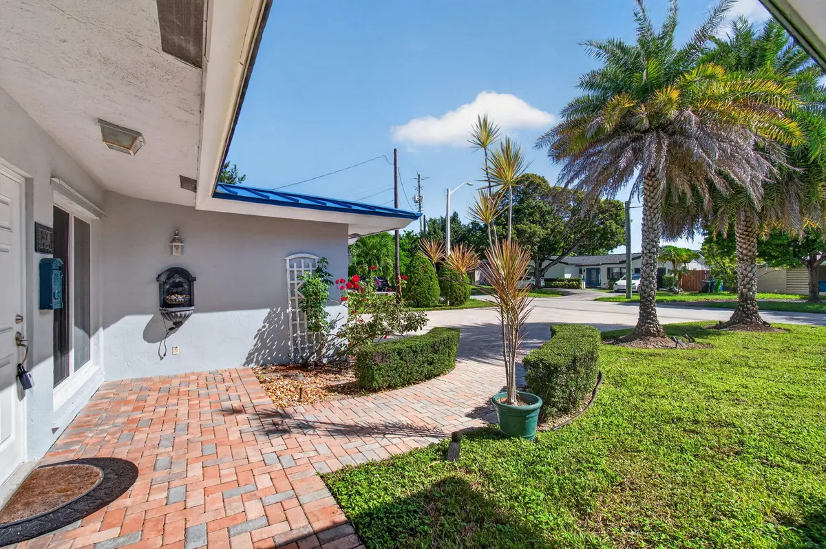 6-web-or-mls-DSC_8079 at 2801 Coral Shores Drive, Fort Lauderdale