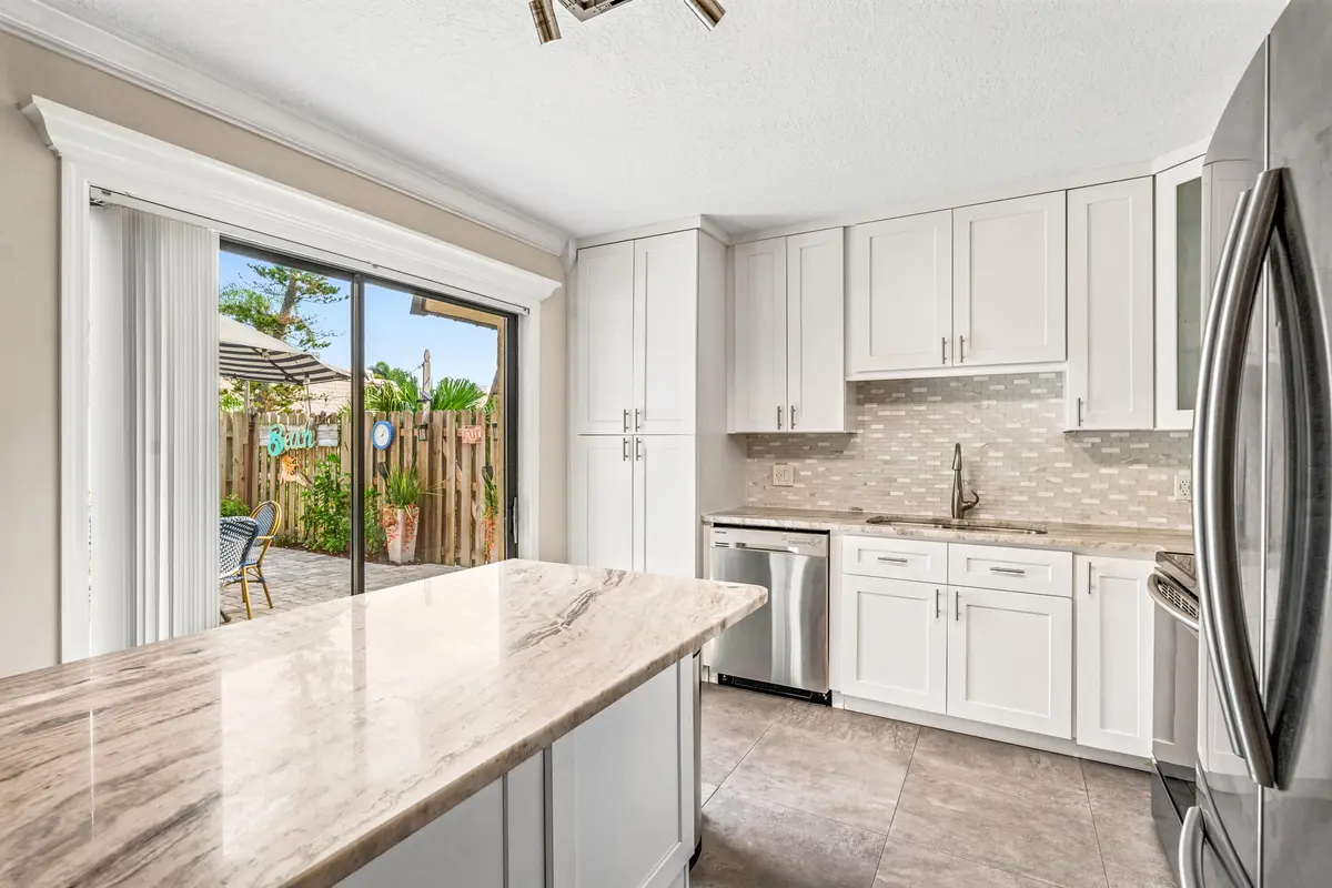 1166 6th Avenue - 15B-129 at 1166 6th Avenue 15B, Vero Beach