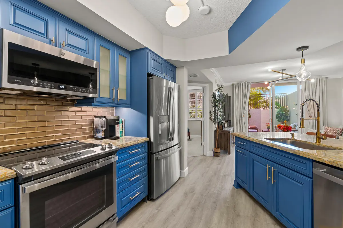 Kitchen at 600 S DIXIE Highway 544, West Palm Beach