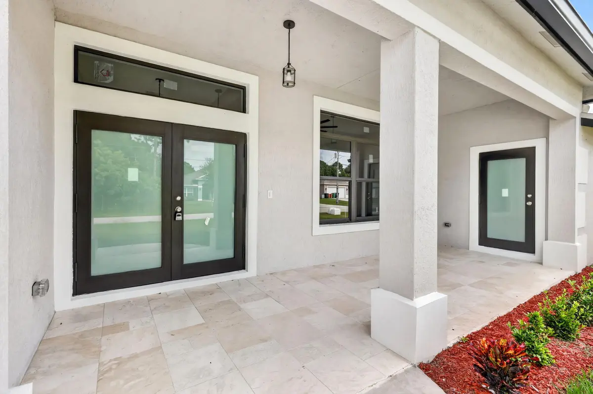 4-web-or-mls-5P1A6056 at 6447 NW FONTANA Street, Port St. Lucie