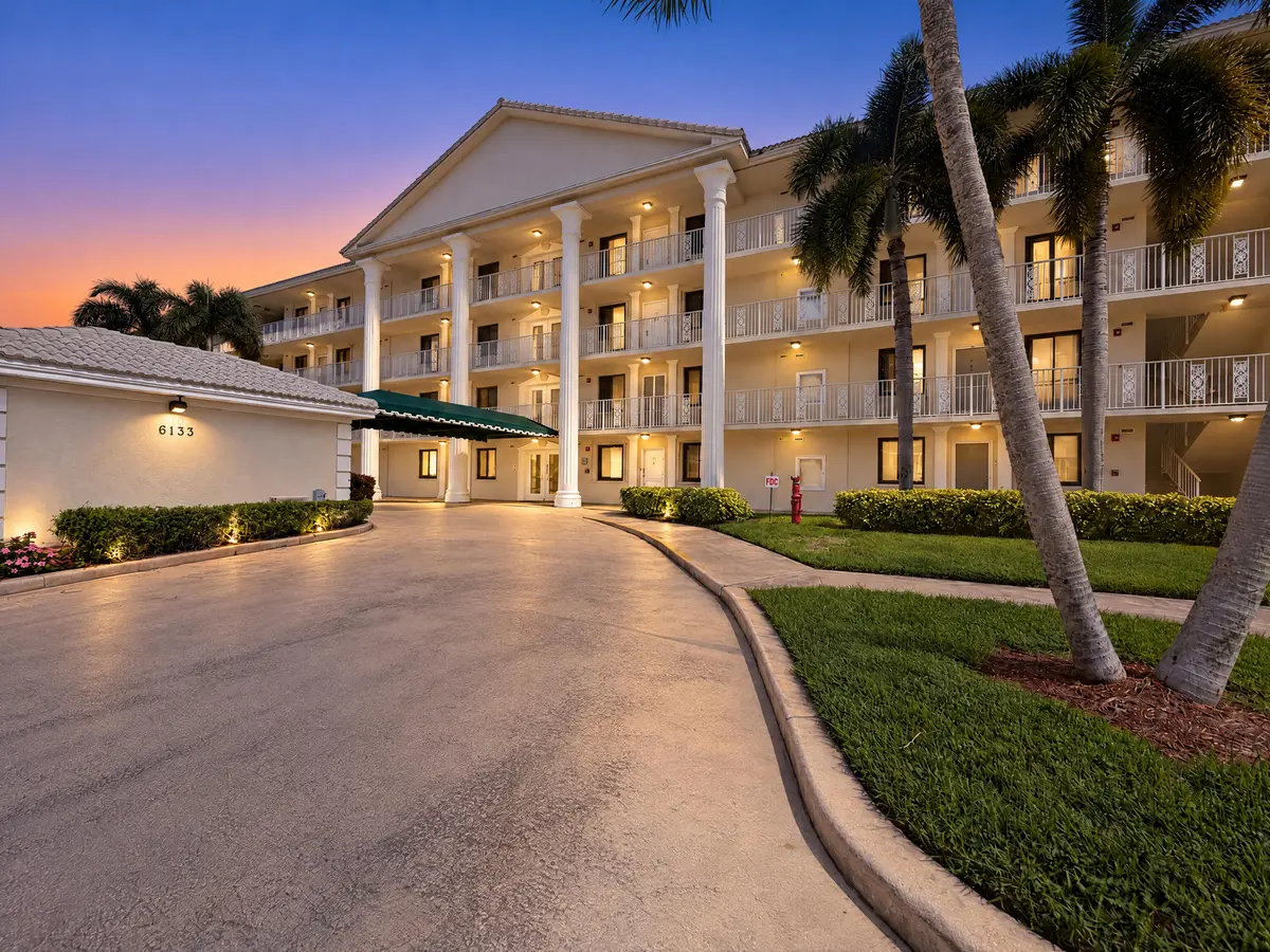 27-WhatsApp Image 2026-10-08 at 1.49.57 at 6133 BALBOA 405, Boca Raton