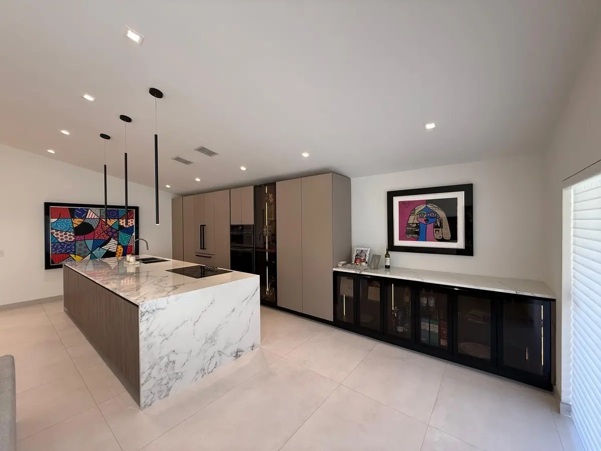 eleven at 3380 SW 50TH Street, Hollywood