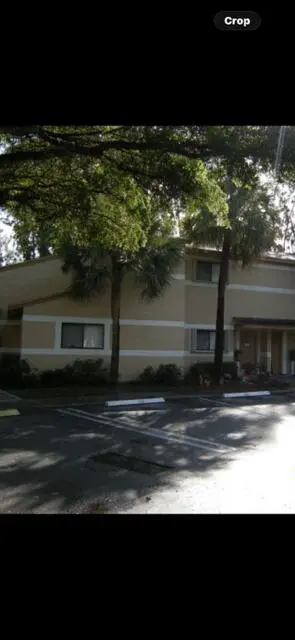 e5f6bfce-4916-4923-8934-308a4877fda5 at 211 PALM Circle, Pembroke Pines