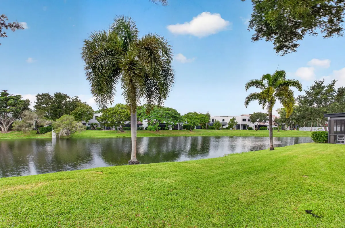 9-web-or-mls-509-12 at 509 NW 36th Avenue, Deerfield Beach
