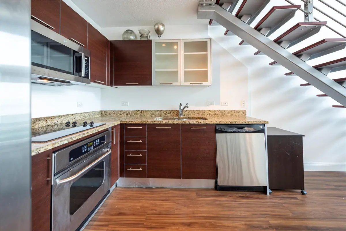 Photo 6 at 41 SE 5th Street 1315, Miami