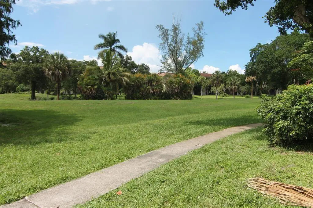 Photo 3 at 4168 INVERRARY Drive 102, Lauderhill