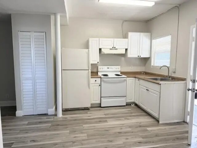sapo 1 kitchen 2 at 1200 N Sapodilla Avenue 1, West Palm Beach
