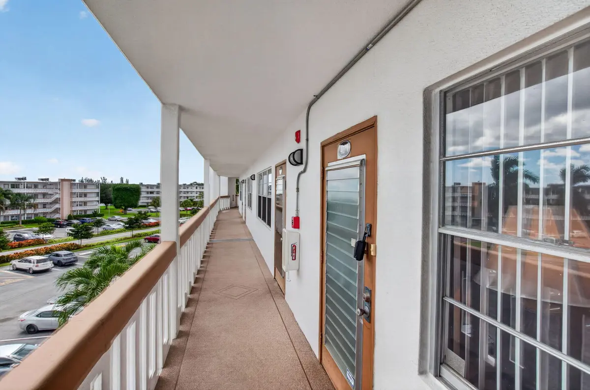 4-web-or-mls-DSC_8427 at 4071 CORNWALL D, Boca Raton
