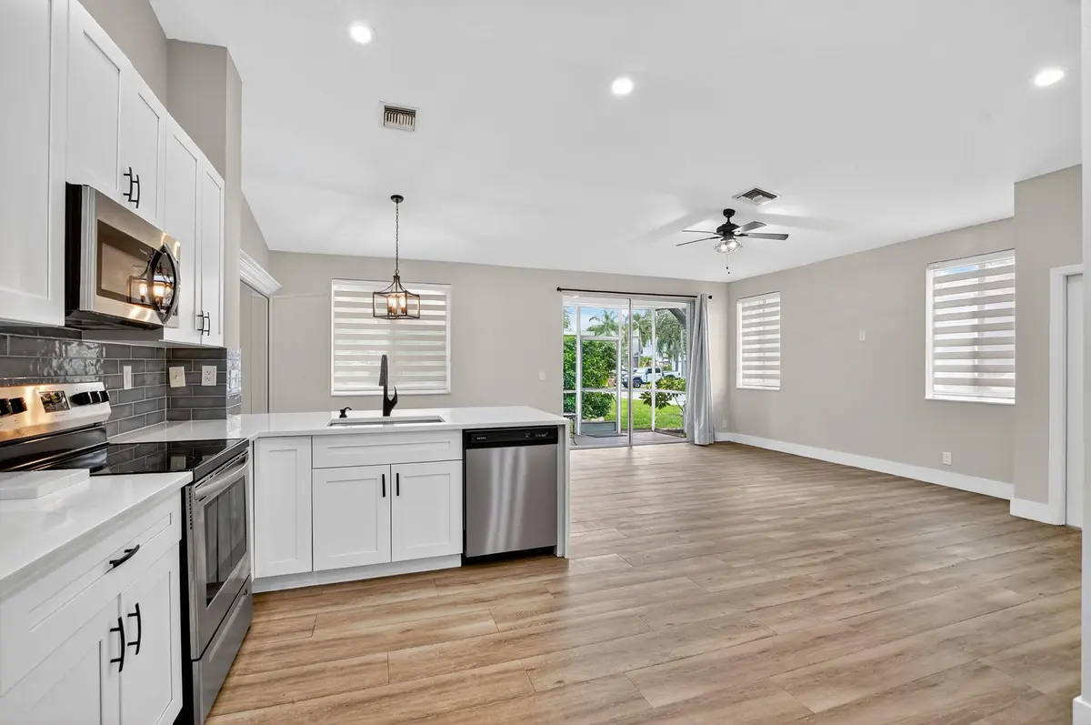 13-web-or-mls-045_DSC_0403 at 851 NW 42nd Place, Deerfield Beach