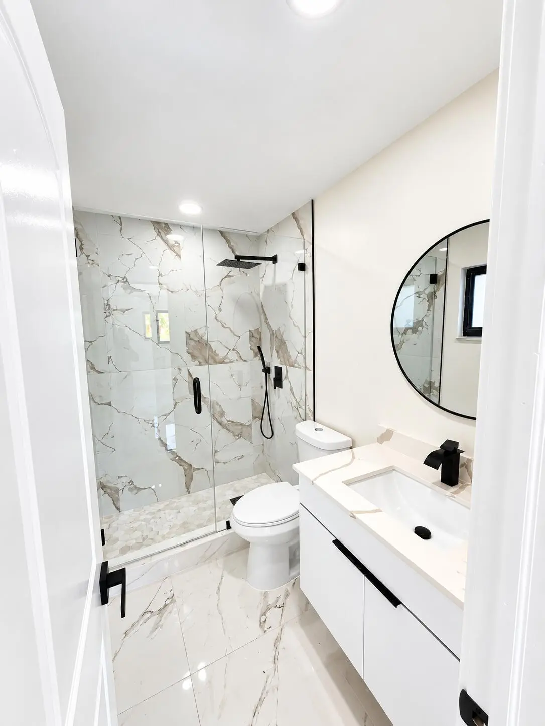 50719E78-E9CD-44C9-BA34-9008F0E0C164 at 4922 ROYAL, West Palm Beach