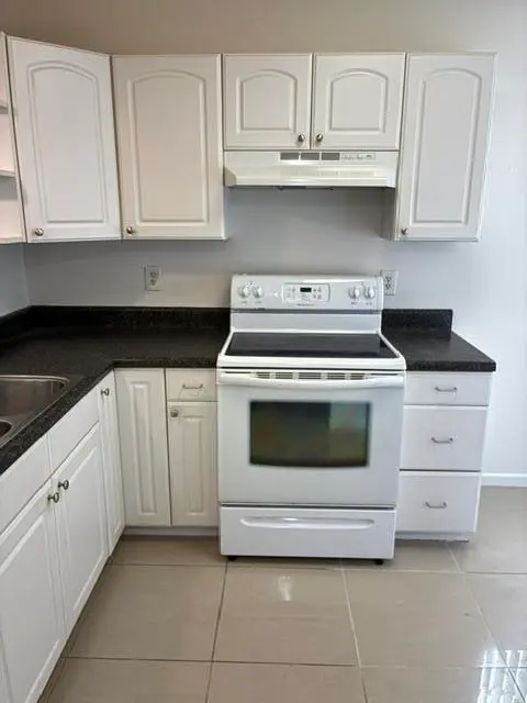 Kitchen 2 at 2845 SW 22nd Avenue 2010, Delray Beach