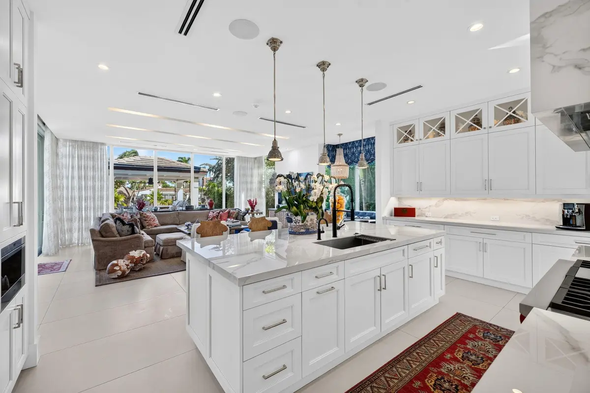 52_Kitchen Island - View 1 at 650 ISLE OF PALMS Drive, Fort Lauderdale
