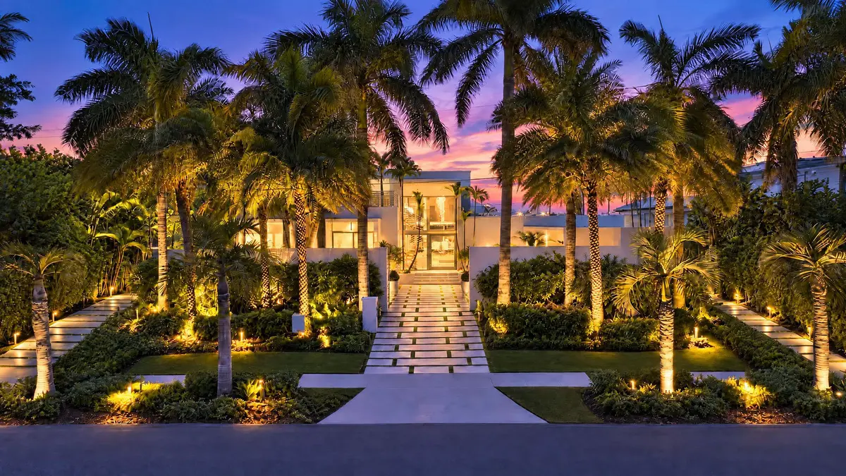 027_DJI_20261005221531_0872_D_twilight at 2200 SE 21ST Drive, Fort Lauderdale