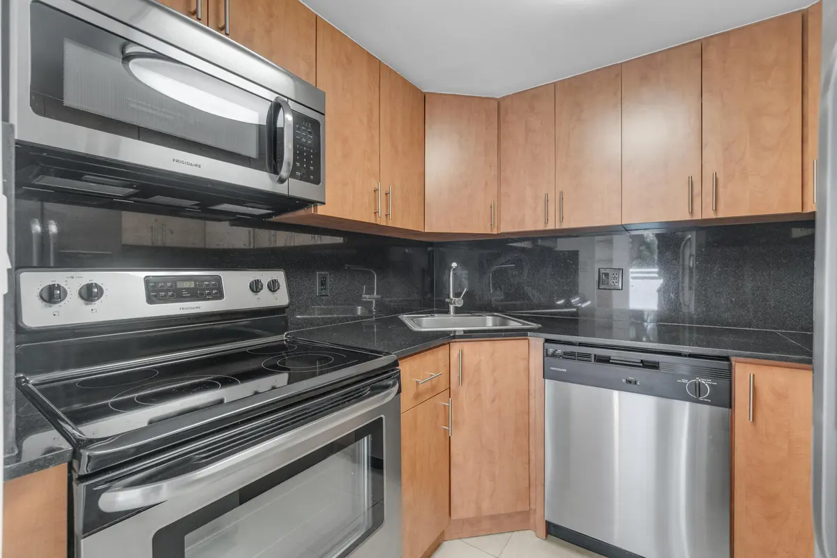 2100 BRICKELL Avenue 305, Miami, FL – photo 6