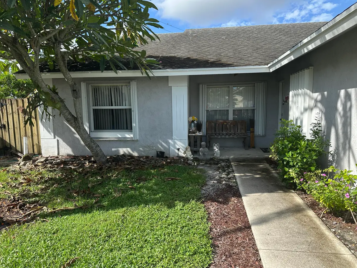 COVERED ENTRY at 5225 Blueberry Hill Avenue, Lake Worth