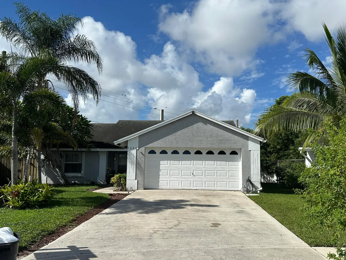 2 CAR GARAGE at 5225 Blueberry Hill Avenue, Lake Worth