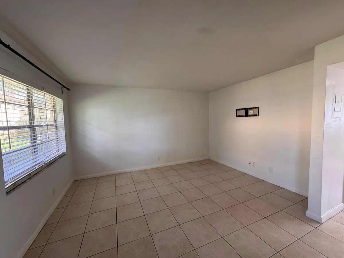 WhatsApp Image 2026-10-10 at 2.33.05 PM at 5150 NE 6TH Avenue 114, Oakland Park