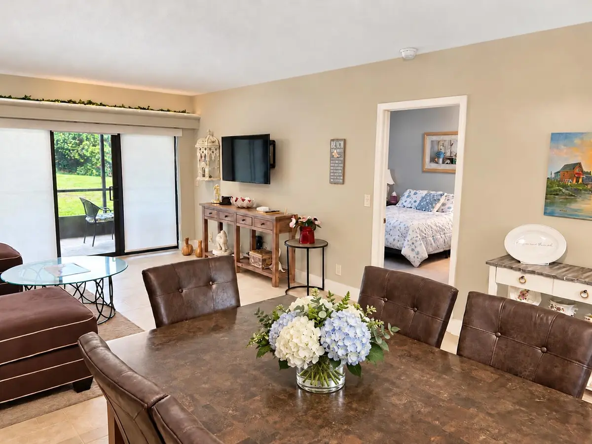 Dining Room 107C at 300 N HIGHWAY A1A 107C, Jupiter
