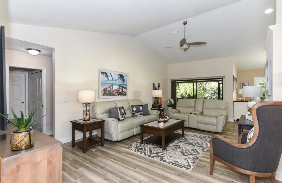 Vaulted ceilings at 438 SW JEFFERSON Circle, Port St. Lucie