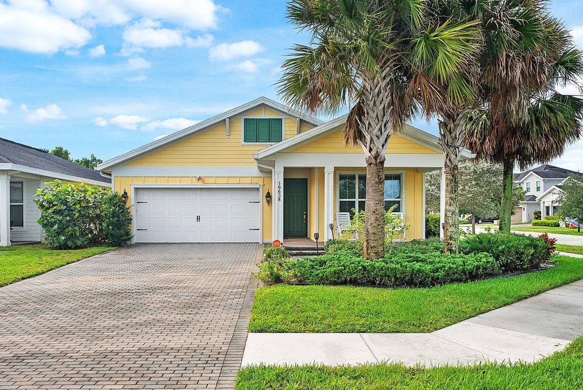 Front View at 19638 SPLIT RAIL Run, Loxahatchee