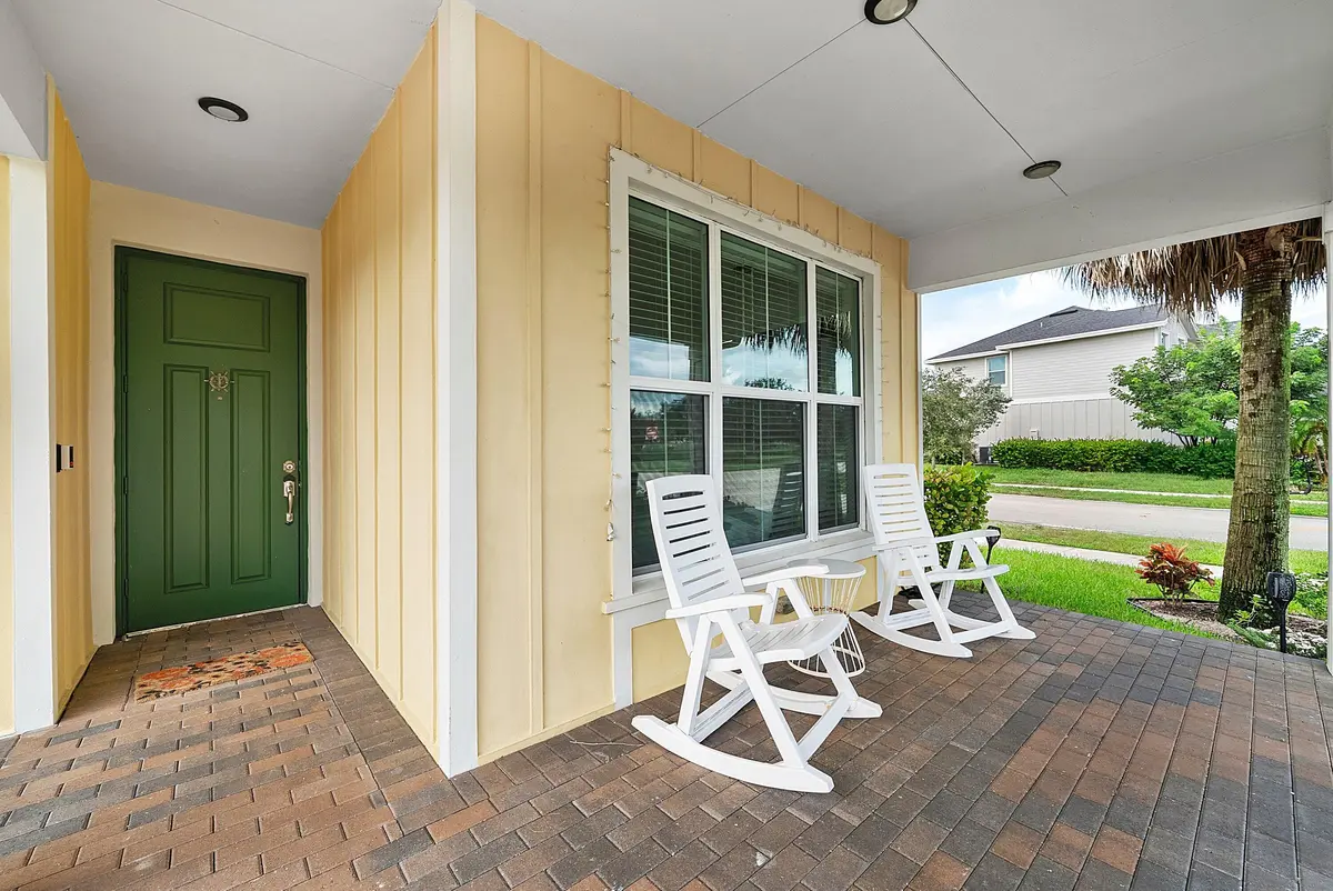 Front Porch at 19638 SPLIT RAIL Run, Loxahatchee