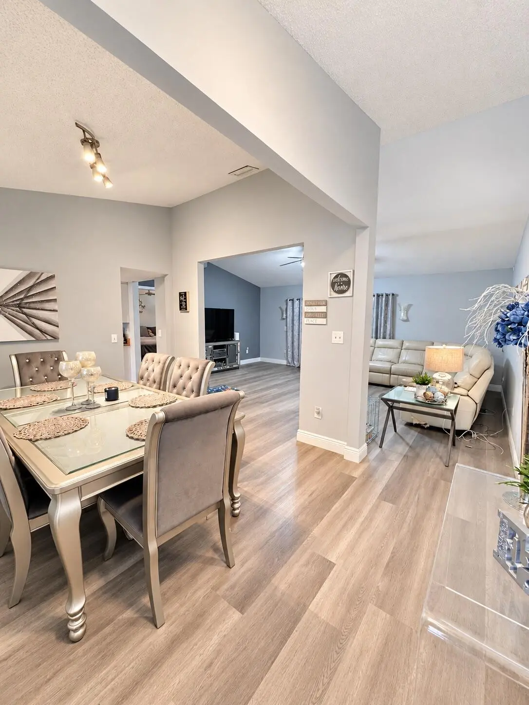 Dining at 4222 NW 6th Court, Deerfield Beach